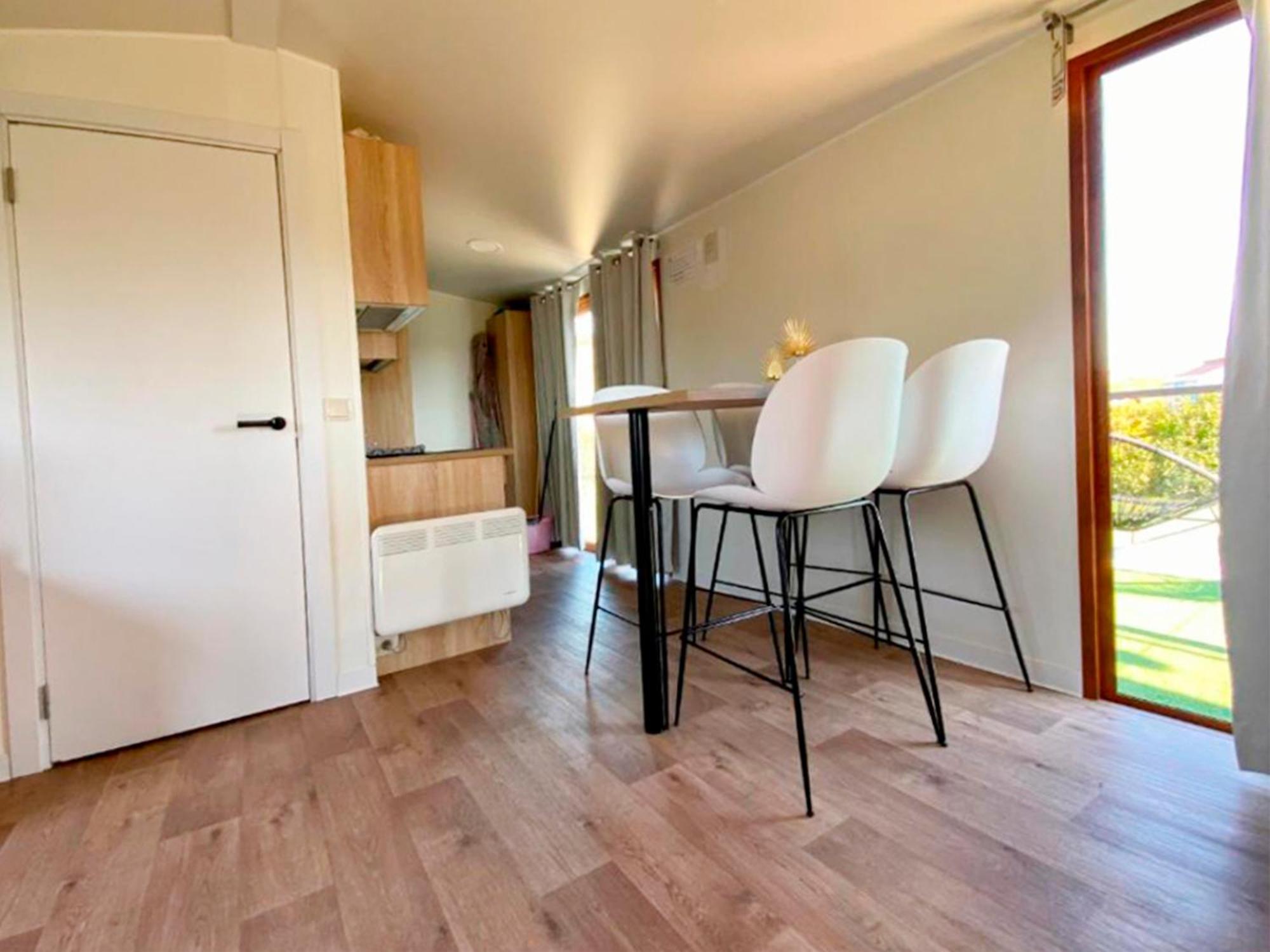 Apartamentos Via Street 3000 Hinojedo Exteriör bild